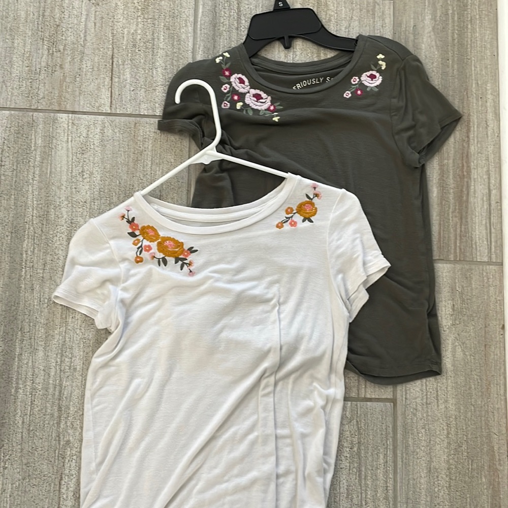 BUNDLE of 2 shirts white and green